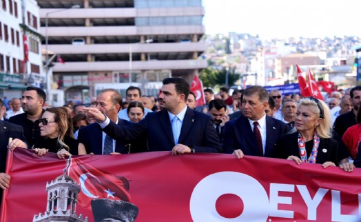 AK Partili İnan'dan CHP'li Murat Bakan'a yanıt: Koltuk kavgasına sabaha kadar nöbet tutanların...