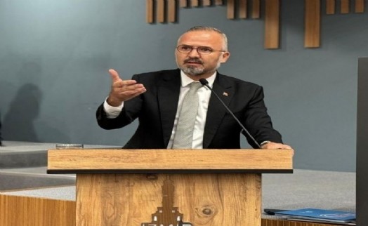 AK Partili Yıldız'dan Büyükşehir'e çıkış: 'İzmir çöp dağlarıyla karşı karşıya!'