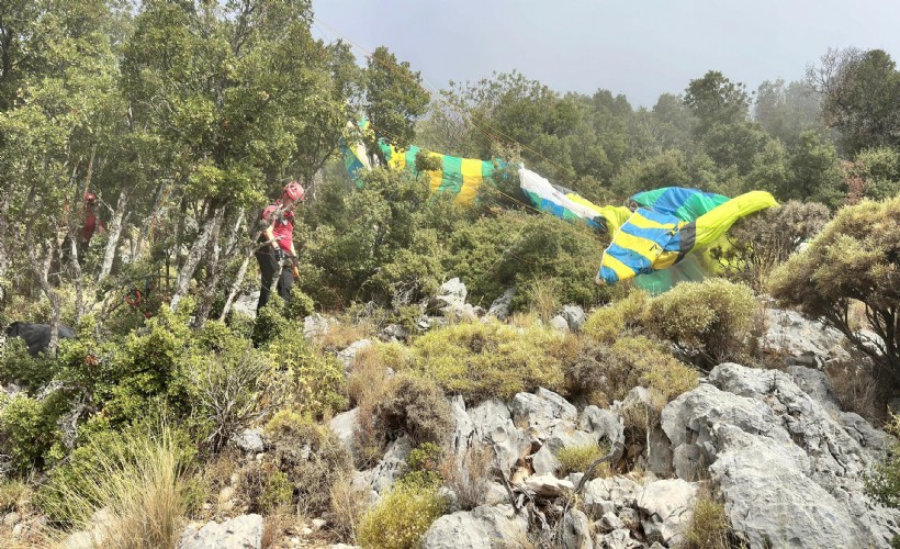 Babadağ’da aynı anda iki yamaç paraşütü kazası