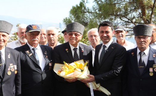 Başkan Önal, gazilerle bir araya geldi