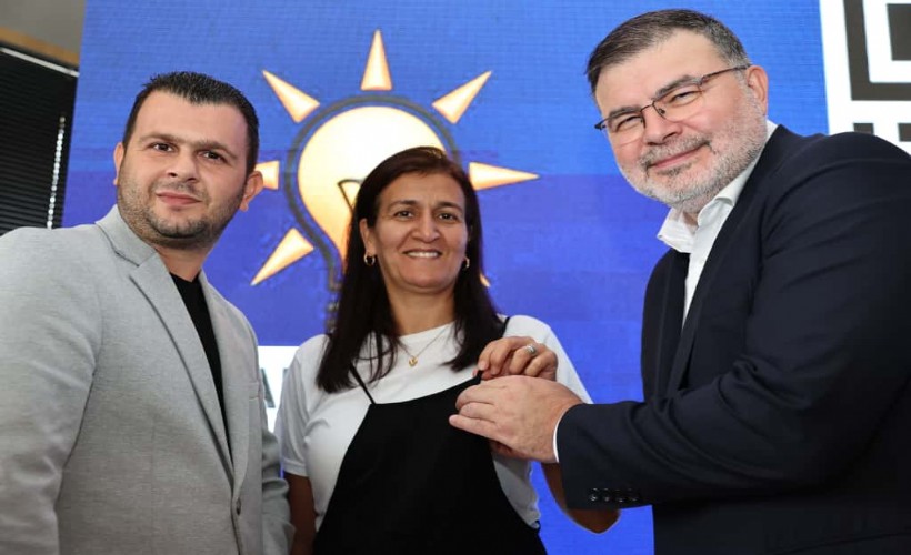 Başkan Saygılı, Kemalpaşa'da yeni üyelere rozet taktı!