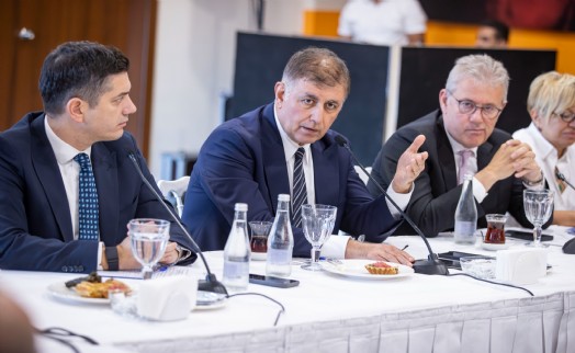 Başkan Tugay: İzmir'in kabuğunu kırması, öncü kent olması için çalışıyoruz