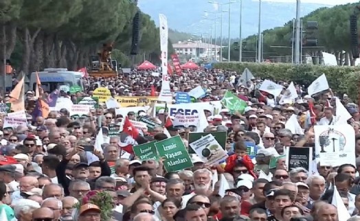 Binler 'Toprağımızı Vermiyoruz' mitinginde bir araya geldi