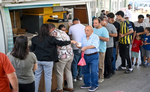Bornova Belediyesi şehitlerini unutmuyor