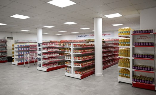 Bornova'da sosyal adalet güçleniyor; Yüzlerce aileye onurlu destek!