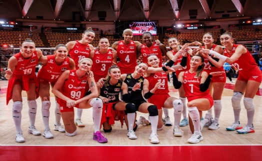 Buca Belediyesi tarihi maç için dev ekran kuruyor!