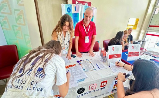 Büyükşehir 'Genç İzmir' ile üniversite kampüslerinde