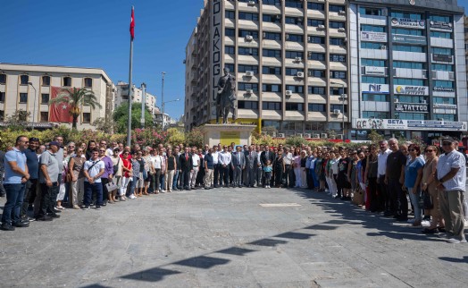 CHP Bornova'da 9 Eylül ve 102. yıl kutlamasında net mesaj: 'Teslim olmayacağız'