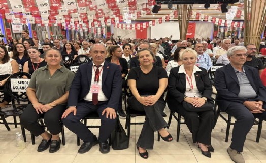 CHP Menemen'de kongre heyecanı sona erdi! Özbey güven tazeledi