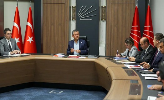 Özgür Özel, Kurultay Davası gölgesinde MYK'yı topladı