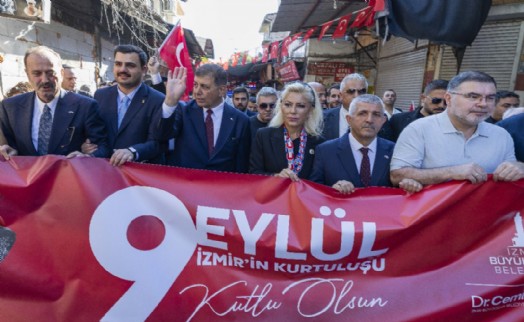 CHP'li vekiller 9 Eylül Zafer Yürüyüşü'ne katılmadı: Tugay'a Cumhur İttifakı omuz verdi