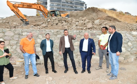 Çiğli'ye çok yakışacak: Körfez manzaralı park yolda