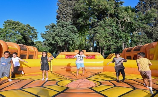 Çocuklar fuarda çok mutlu