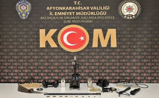 Defineciler yakalandı