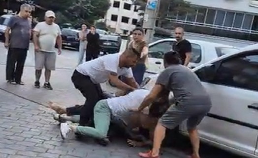 Denizli'de 3 kişinin yaralandığı kavga kamerada