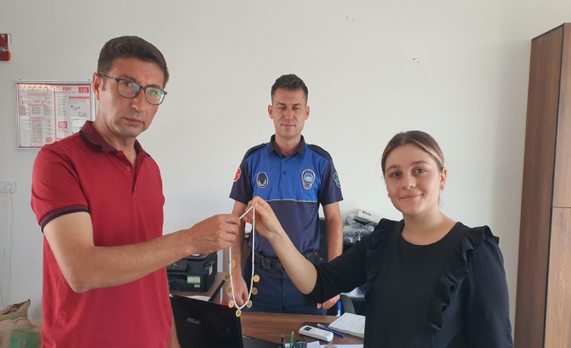 Manisa’da bulunan altın ve ziynet eşyaları sahiplerine teslim edildi