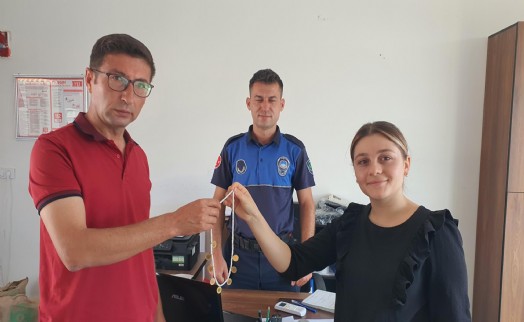Manisa'da bulunan altın ve ziynet eşyaları sahiplerine teslim edildi