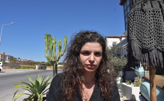 Eski erkek arkadaşı sokak ortasında darbetti