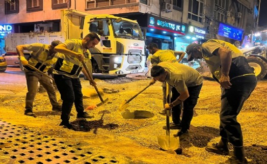 Fevzi Çakmak Caddesi okul açılışına yetişti: Bornova'da asfalt mesaisi