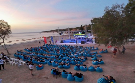 Gençler, kamp için Foça'da buluştu