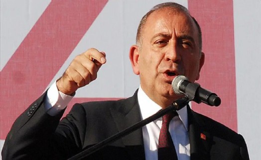 Gürsel Tekin, kurultay davası sürerken CHP'nin Sarıyer binasına geldi
