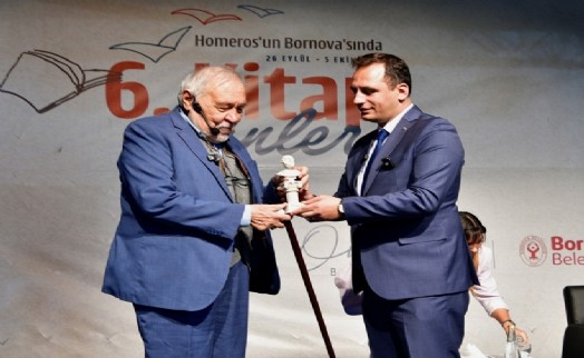 İlber Ortaylı Bornova'da İzmirlilerle buluştu