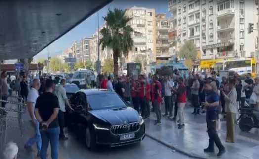 Karşıyaka'da Tugay'a şok protesto!