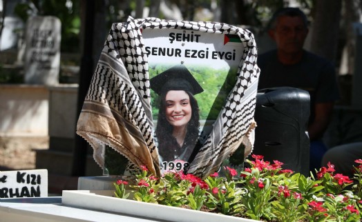 İsrail askerlerinin katlettiği Ayşe mezarı başında anıldı