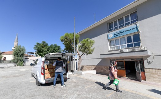 İzmir Büyükşehir Belediyesi'nden okullara hijyen seti desteği