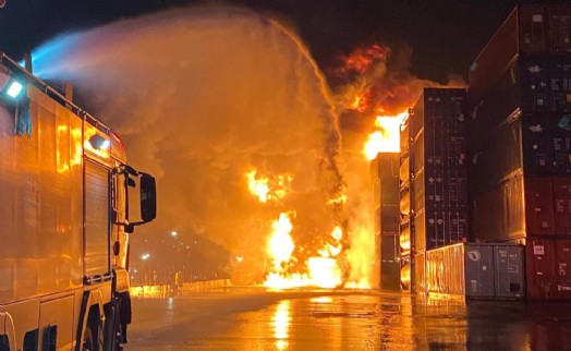 İzmir İtfaiyesi, Aliağa'da büyük bir felaketin önüne geçti