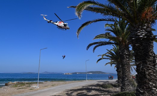 İzmir'de havada, karada ve denizde nefes kesen tatbikat