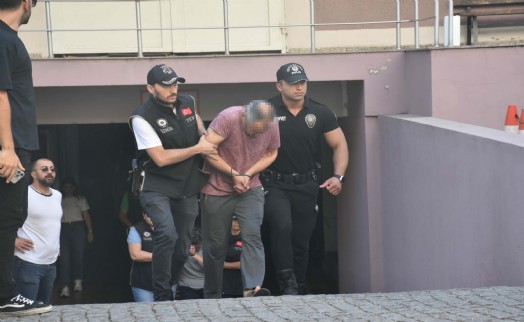 İzmir'de polis merkezine yönelik saldırıda flaş gelişme; Olayın faili ve babası tutuklandı