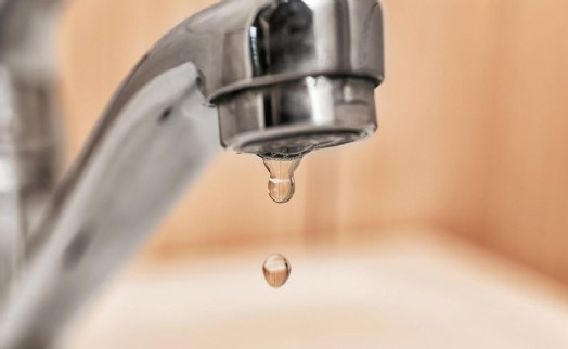 İzmir'de su kesintileri sürüyor... O ilçelerde yaşayanlar dikkat!