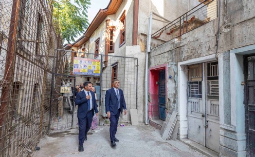 İzmir'in tarihi yapıları ayağa kaldırılıyor!