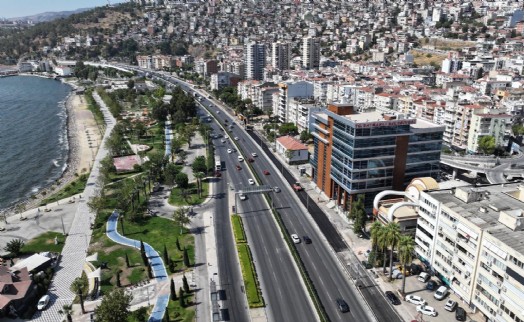 İzmir'in yolları baştan aşağı yenileniyor: Asfalt çalışmaları tam gaz