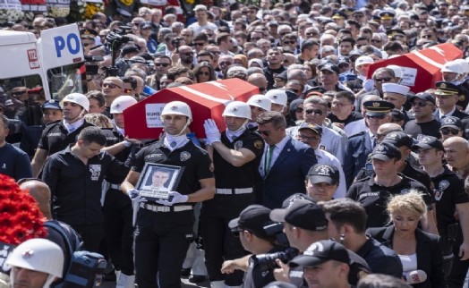 İzmir şehitlerini uğurladı: Cenaze töreninde gözyaşları sel oldu