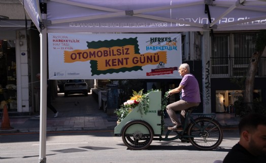 İzmir'de yayalar Otomobilsiz Kent Günü'nün keyfini sürdü