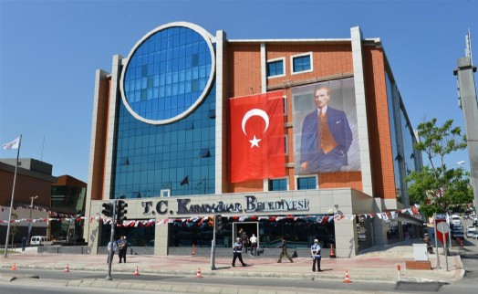 Karabağlar'daki Aqua Yaşam yüzme havuzuyla ilgili belediyeden açıklama