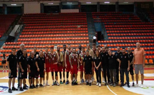 Karşıyaka potada kampı 3'te 3'le bitirdi