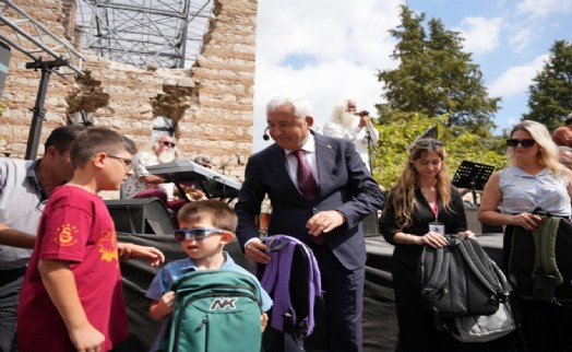 Kemalpaşalı miniklere kırtasiye desteği