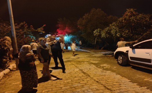 Kızına hediye olarak aldığı otomobil alev alev yandı