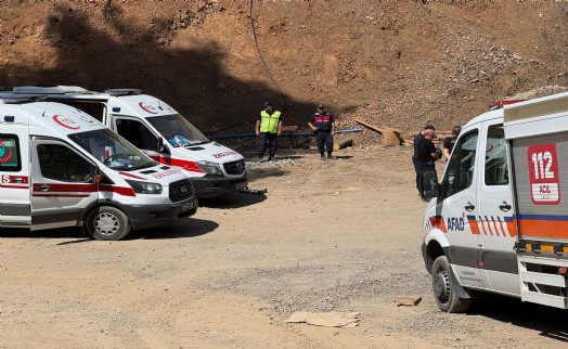 Göçük altında kalan 2 madenci 25 saat sonra kurtarıldı