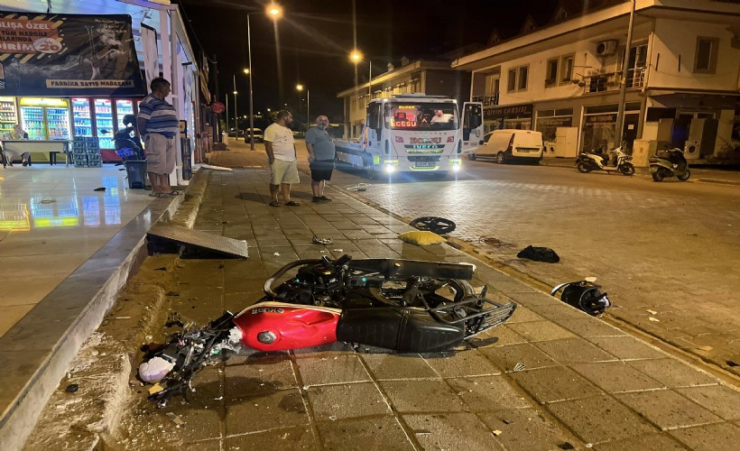 Manevra yapan otomobile çarpan, 20 yaşındaki motosiklet sürücüsü kurtarılamadı