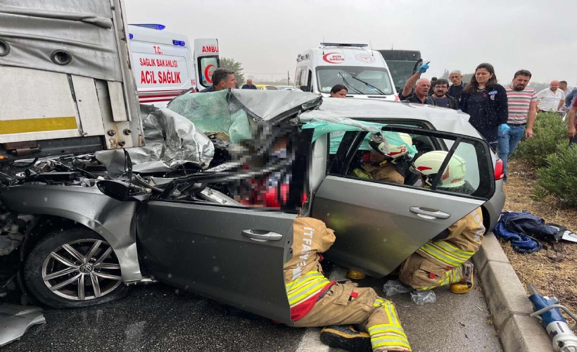 Manisa'da zincirleme kaza: 1 ölü, 2 yaralı