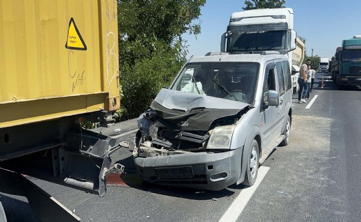 Manisa'da 3 aracın karıştığı kazada 4'ü çocuk, 6 yaralı