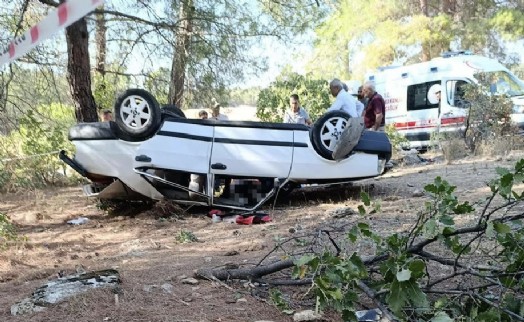 Manisa'da otomobil takla attı: 1 ölü, 1 yaralı