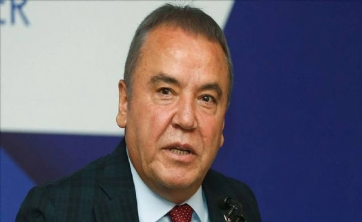 Muhittin Böcek hastaneye sevk edildi!