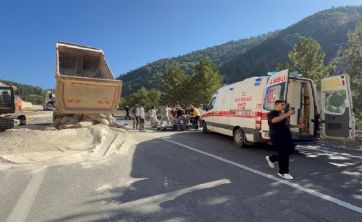 Otomobilin çarptığı işçi yaralandı