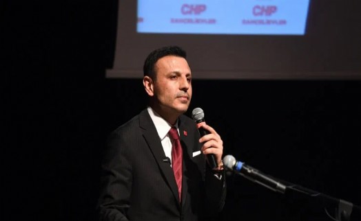 Görevden alınan Özgür Çelik'ten kongre kararına tepki: '81 ilde milletimiz ayakta!'