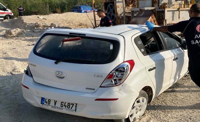Şarampole devrilen otomobilin sürücüsü hayatını kaybetti